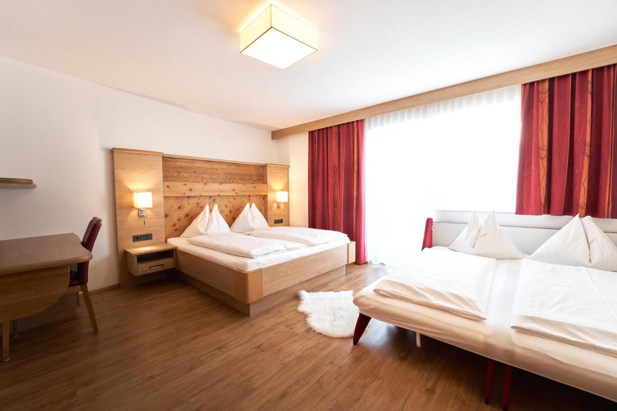 Pension Vier Jahreszeiten Saalbach-Hinterglemm Luaran gambar